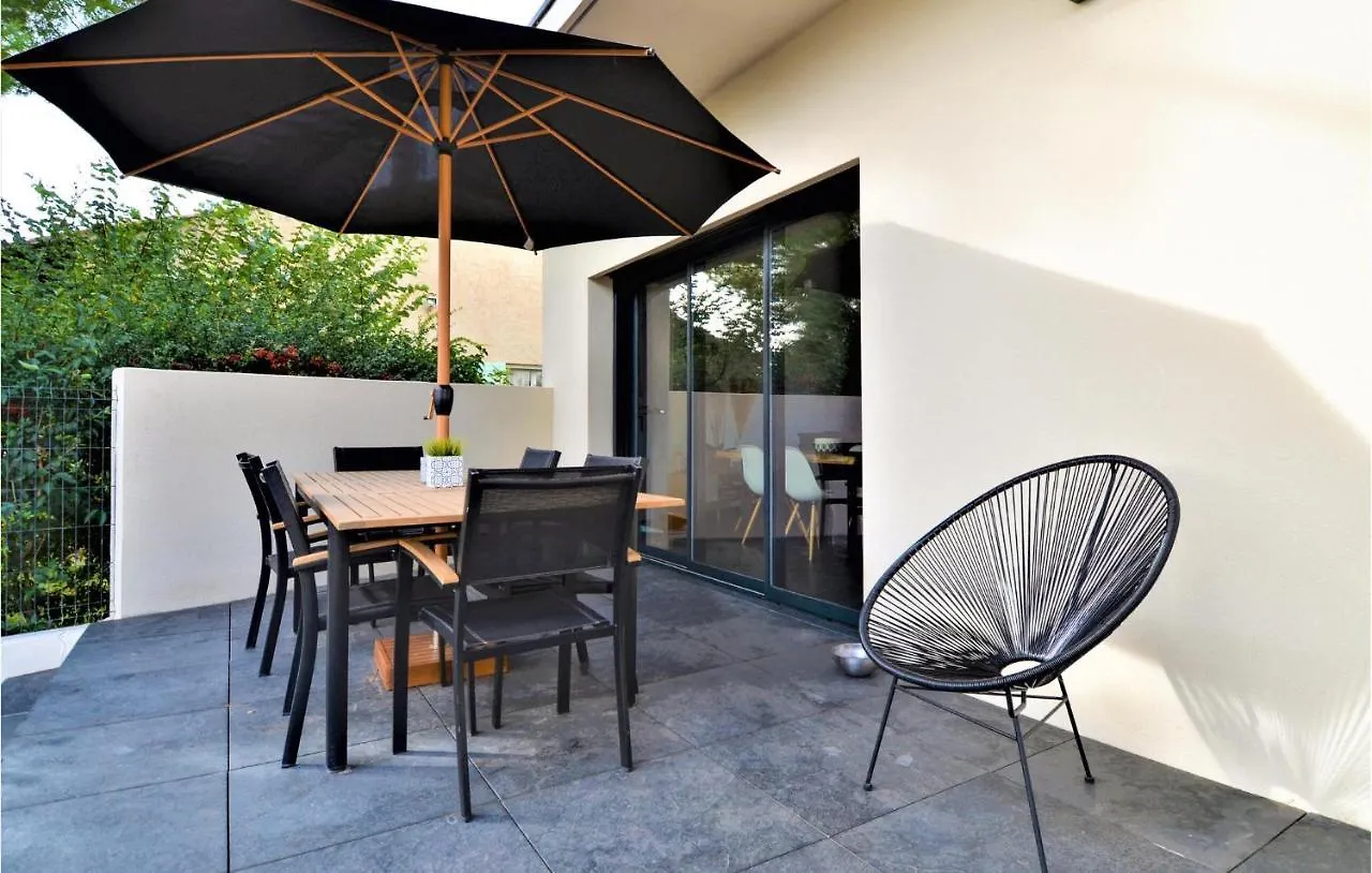 3 Bedroom Amazing Home In Montfavet Avignon 0*,  France