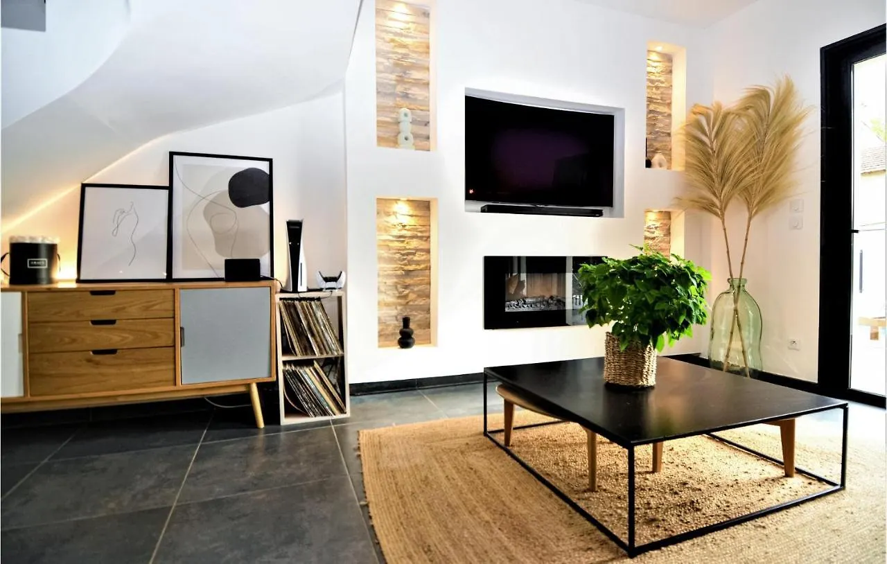 Holiday home 3 Bedroom Amazing Home In Montfavet Avignon