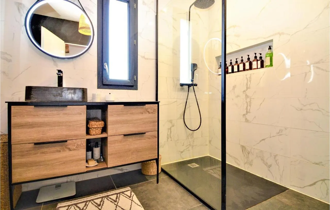 3 Bedroom Amazing Home In Montfavet Avignon